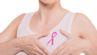 أول علامات سرطان الثدي ظهوراً